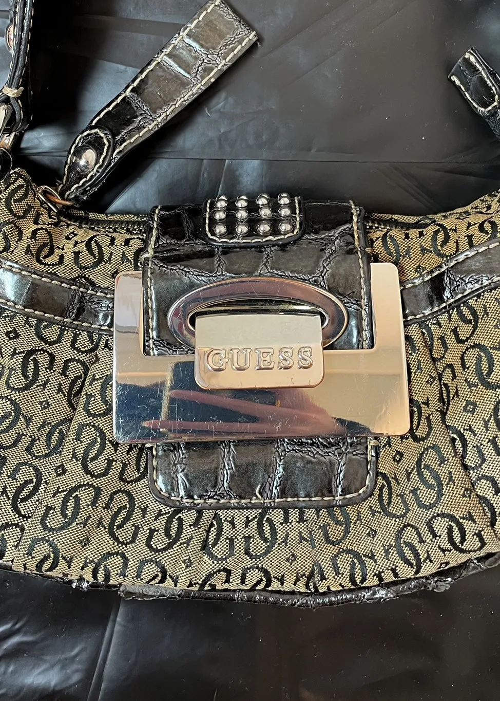 Guess Shoulderbag