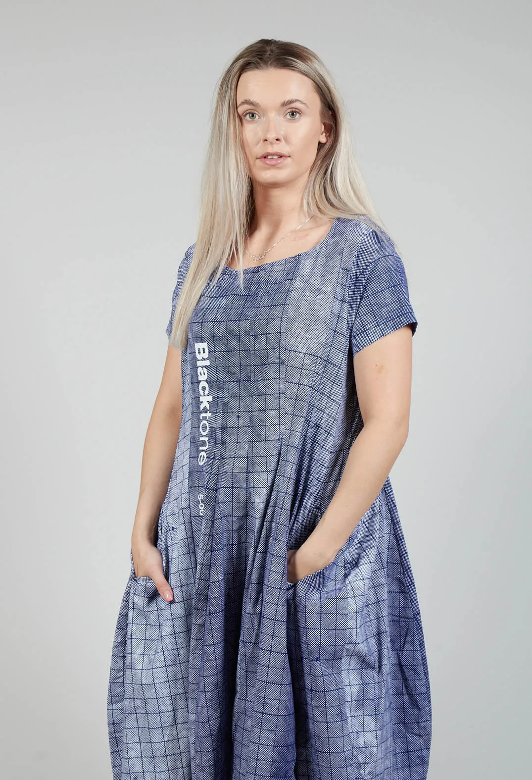 Short Sleeve Dress with Tulip Hem in Placed Azur Print